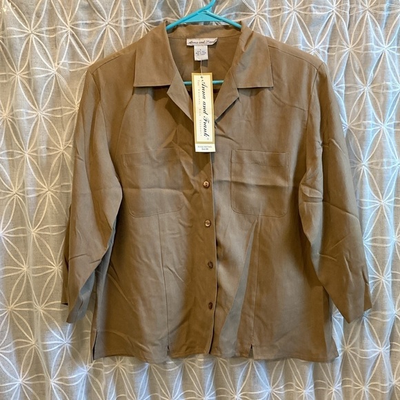 Anna And Frank Tops - NWT Anna and Frank Silk Button Down Top
